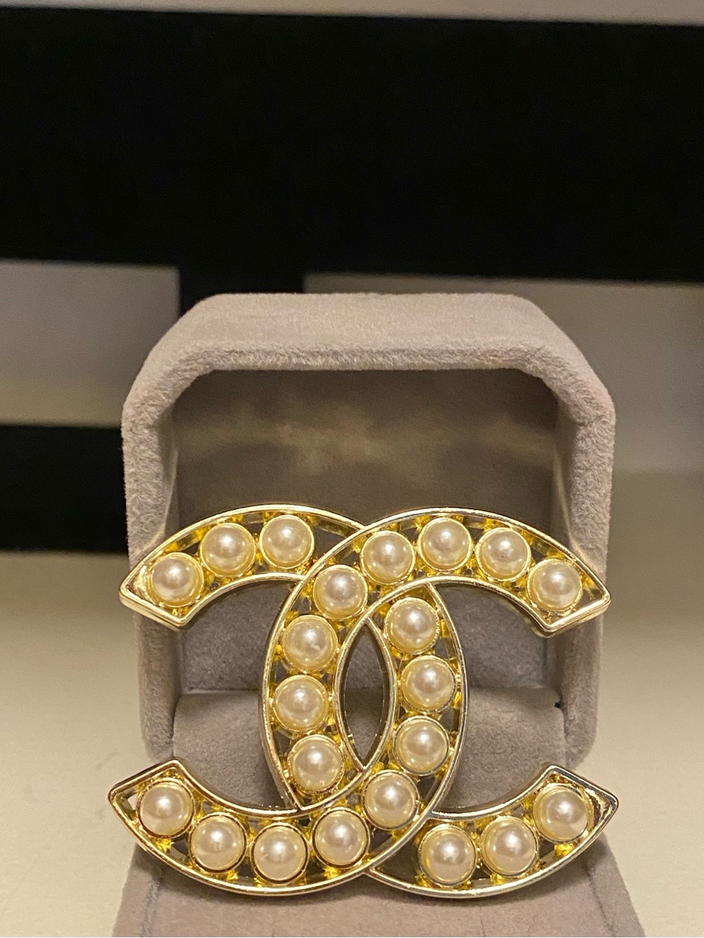 Fashion Jewelry Gold-Tone Pearl Double-C Logo Brooch Large